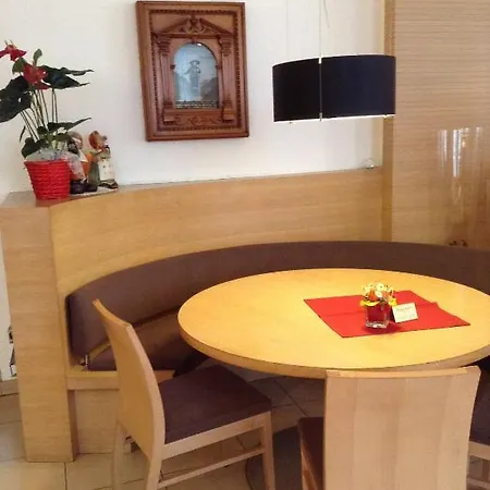 Graf Von Szálloda Merano